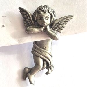 Vintage angel earring one single angle JJ Jonette Jewelry 3D